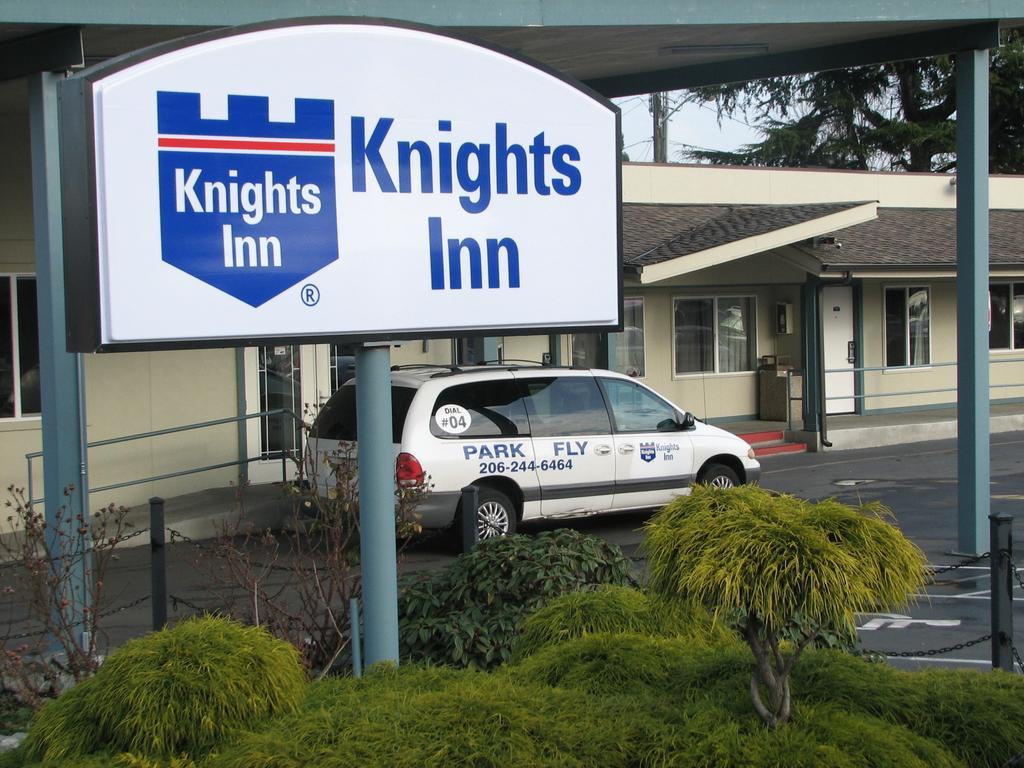 Knights Inn & Suites Seatac Airport Exterior photo